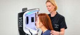 VISIA® skin analysis at House of Glow in Brussels, patient positioned in the capture module
