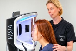VISIA® skin analysis at House of Glow in Brussels, patient positioned in the capture module